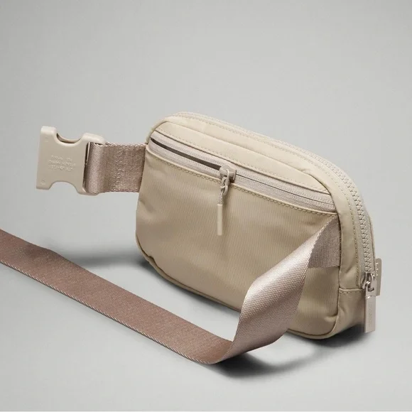 NEW LULULEMON EVERYWHERE BELT BAG RAW LINEN - Picture 7 of 8